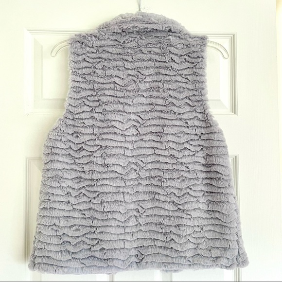 Betsey Johnson Faux Fur Vest - Picture 2 of 3